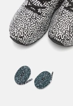 Uno - Sneakers Laag - Black/White -Skechers Schoen e15017e786444988a9e10e43c3562a1c