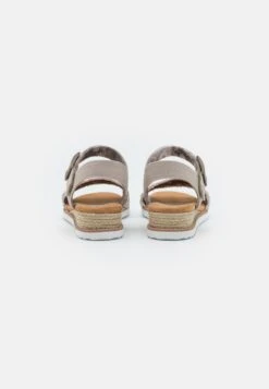 Desert Kiss - Sandalen Met Sleehak - Taupe 9 Desert Kiss - Sandalen Met Sleehak - Taupe -Skechers Schoen e58972fcc448478ba919db31892fbf12